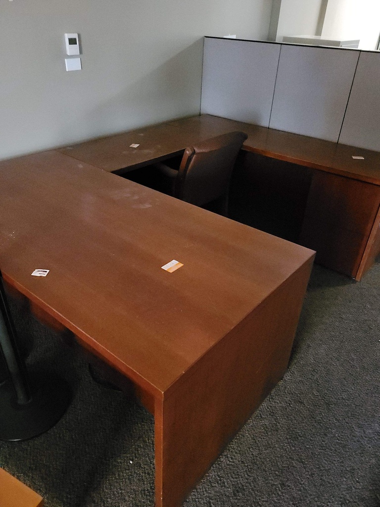 Desk  - Attached (Good)