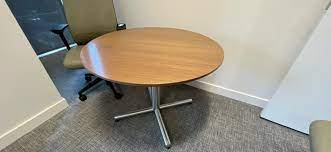 48" Round table