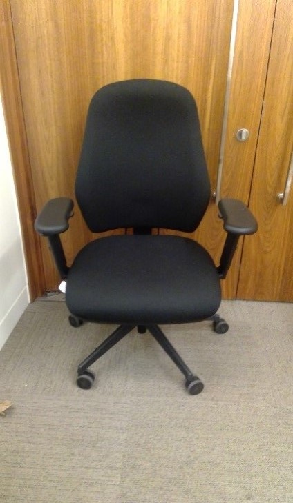 TASK CHAIR