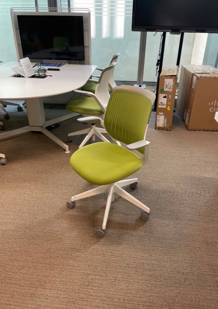 TASK CHAIR