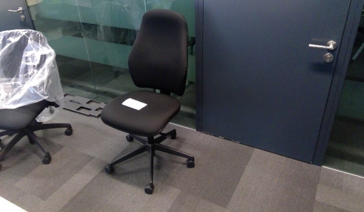 TASK CHAIR