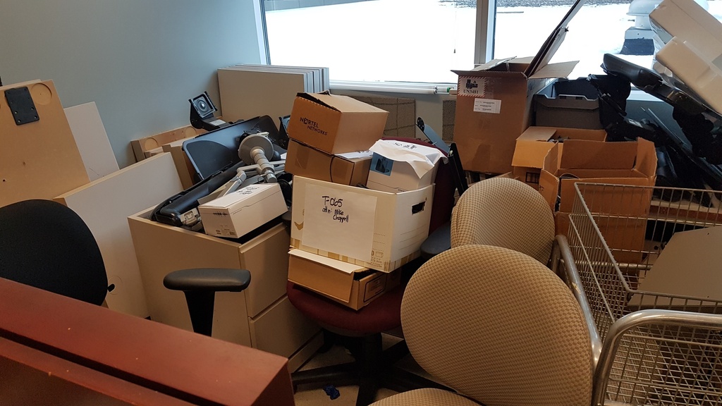 Assorted Steelcase Answer and 9000 parts