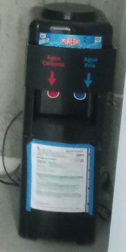 Water dispenser | Dispensador de agua
