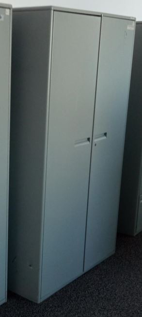 Metal cabinet, 2-door | Armario metálico, 2 puertas