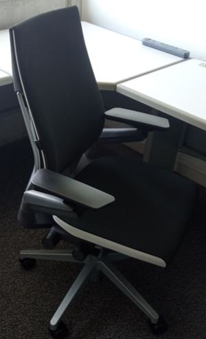 Task chair, black, adjustable | Silla operativa, negra, regulable