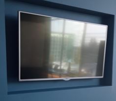 TV, 50", and stand | TV, 50", y soporte