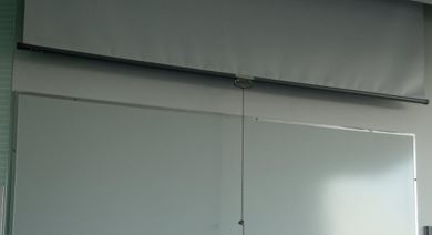 Projector screen | Pantalla del proyector