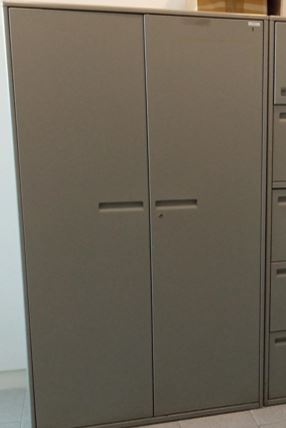 Metal cabinet, 2-door | Armario metálico, 2 puertas