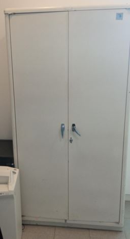 Metal cabinet, 2-door | Armario metálico, 2 puertas