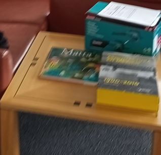 Square wood table | Mesa de madera cuadrada