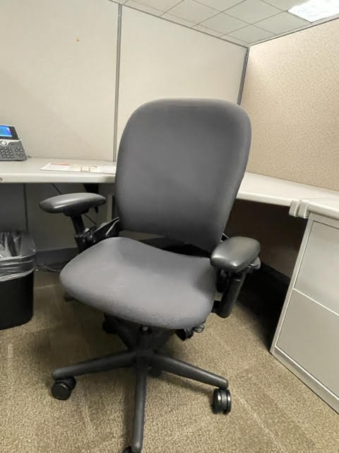 TASK CHAIR W/ ARMS - V1 