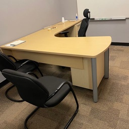 [#E6-42] L Shaped Mahogony Desk