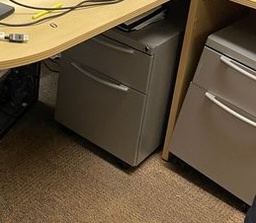 [#D16-53] mobile pedestal