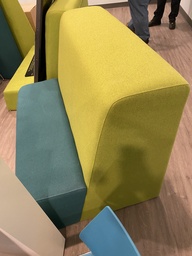 [#B2-11] Yellow/blue bench