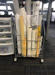 [#D16-35] Silver Metal Stand on wheles