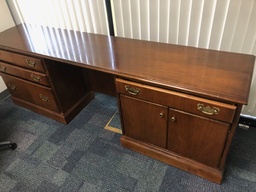 [#D5-w6] Credenza