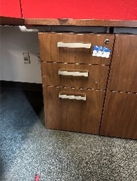 [#E8-33] #28 - RHR 3 drawer ped  / attached to return worksurface15.5 x 17 x 26.5