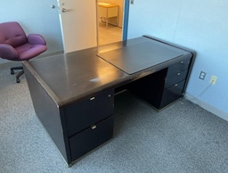 [#E3-17] Desk (60x36)