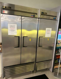 [#G7-26] Refridgarator and Freezer Set