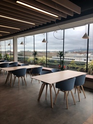 [#00-IR19] Café tables and chairs