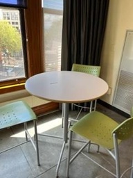 [#C5-125] Round Tall Table w/ metal legs