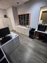 [#D5-21] Credenza with locking Drawers