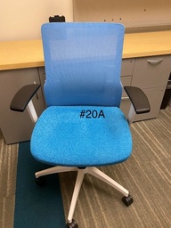 [#B13-18] task chair w/ fabric seat, square mesh back, white frame w/ black arms and wheels