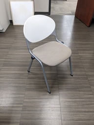 [#B4-1] Break room chair