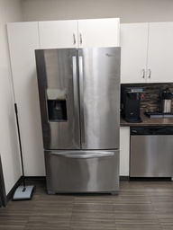 [#G10-3] Refrigerator/Freezer (3'x3'x6')