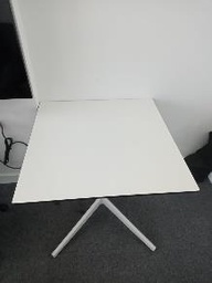 [#D16-26] SMALL TABLE 