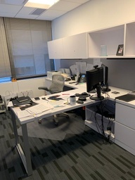 [#E8-7] Private Offices White with Hutch 