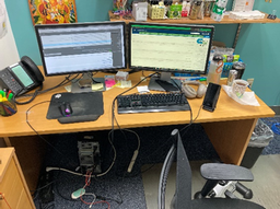 [#E4-91] Wooden Desk, 63x31x28"