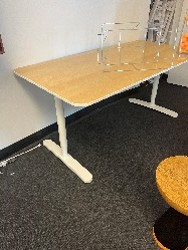 [#C19-112] White Training Table