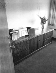 [#D5-39] Credenza