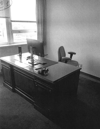 [#C13-43] Desk with Glass Top