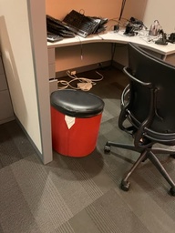 [#B11-14] RED OTTOMAN