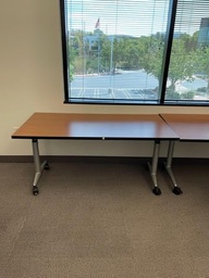 [#C20-69] 5’ ROLLING TABLES