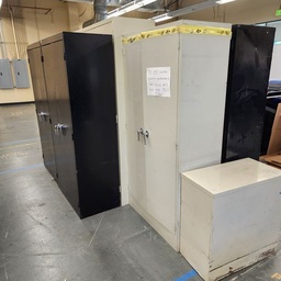 [#D19-5] Large metal cabinets