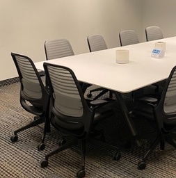 [#C7-6] Meeting Table 