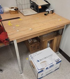 [#C5-32] Old Wood Table, 36x36x29