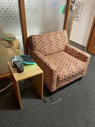 [#B12-51] Lounge Chair - red/cream pattern