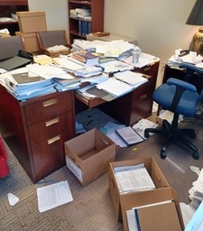 [#E4-256] Desk 6’ X 3’