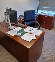 [#E7-282] Rh U-Desks 5’-6” X 10’-6”