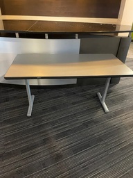 [#C8-43] 5’ FOLDING TABLE