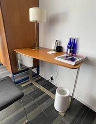 [#E3-6] Medium Desks