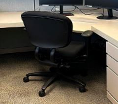 [#B13-35] Office chair