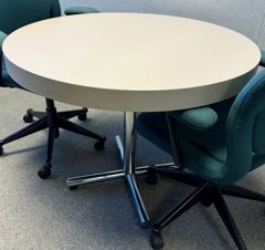 [#C5-44] Round table, 36x29"