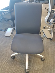 [#B13-13] Dark grey fabric task chair