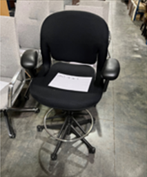 [#B1-MM003] Black Herman Miller Stool