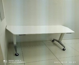[#C19-42] White Table (135x67cm)